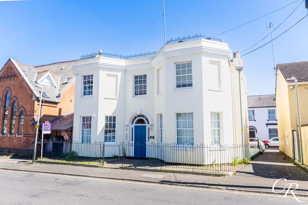 Property photo 1 of 13