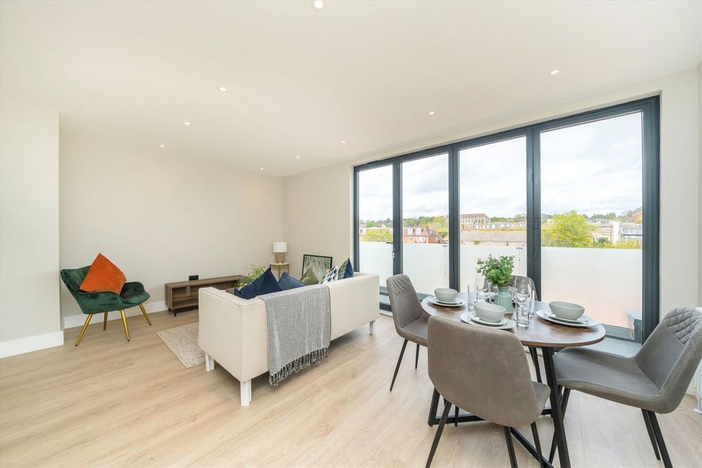 Property photo 2 of 9