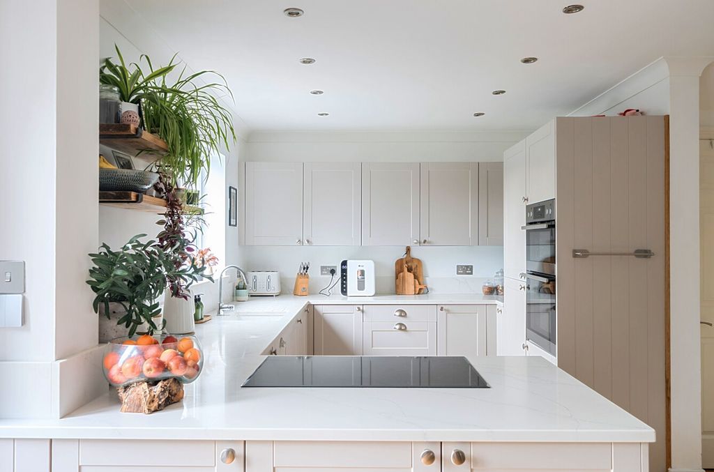 Property photo 3 of 24