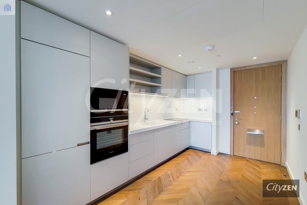 Property photo 2 of 10 Kitchen