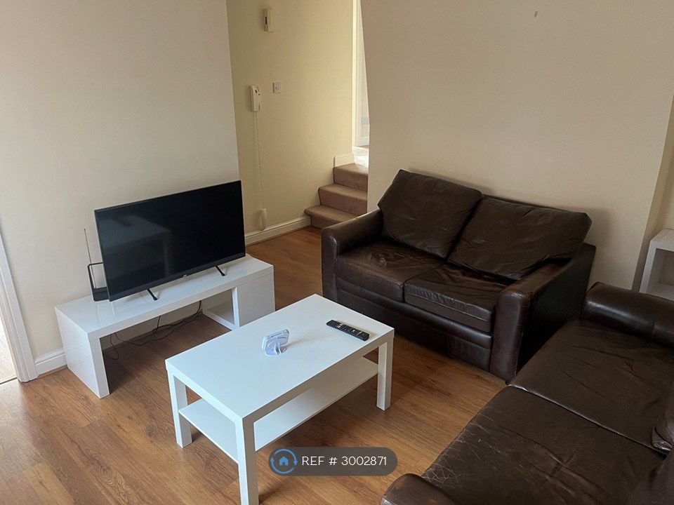 Property photo 3 of 12 Living Room