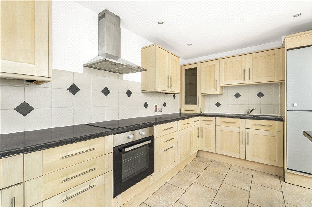 Property photo 3 of 21 Kitchen