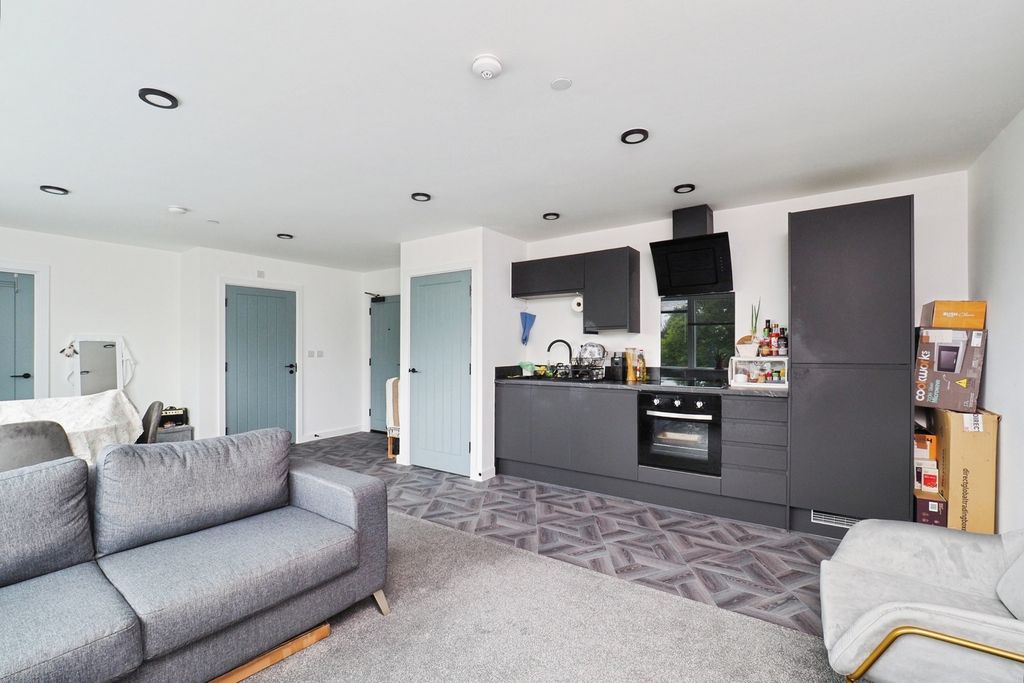 Property photo 2 of 16 Pbox-Img.Jpg
