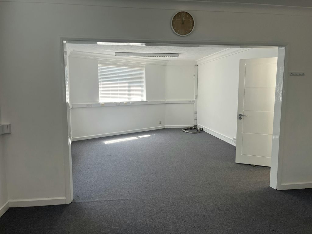 Property photo 3 of 11 Web Img_0776.Jpg