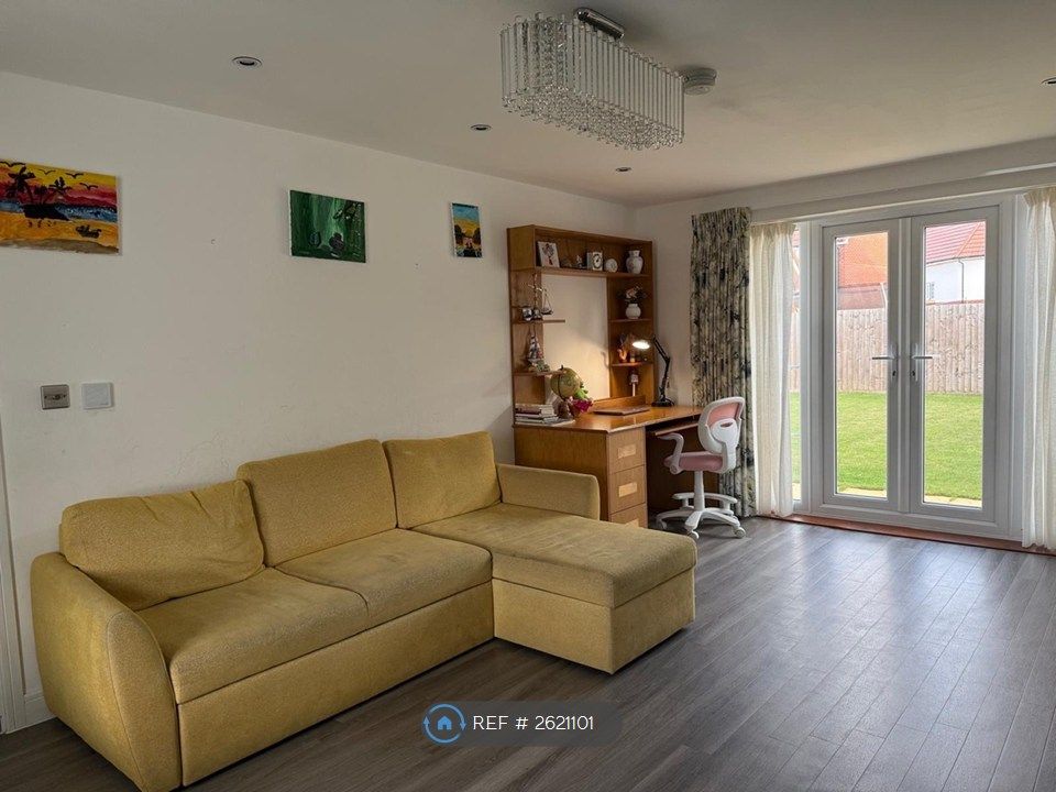 Property photo 2 of 32