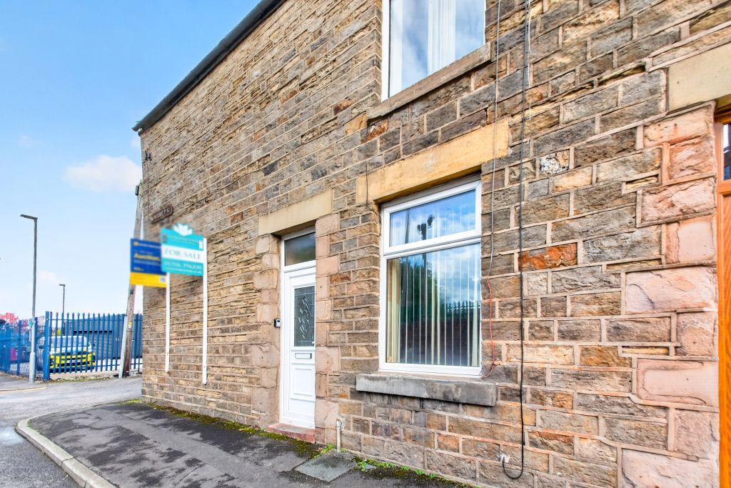 Property photo 2 of 23
