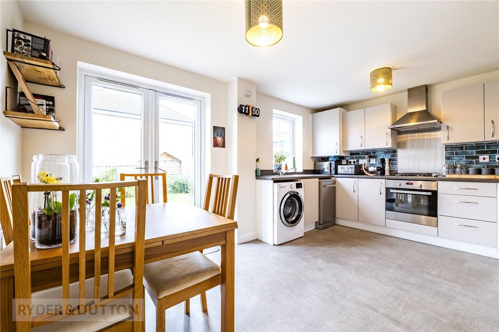 Property photo 2 of 19 Dining Kitchen