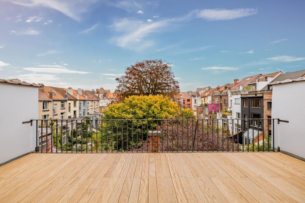 Property photo 2 of 26