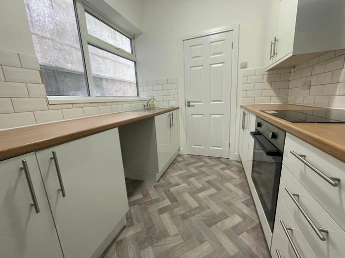 Property photo 3 of 5 Kitchen