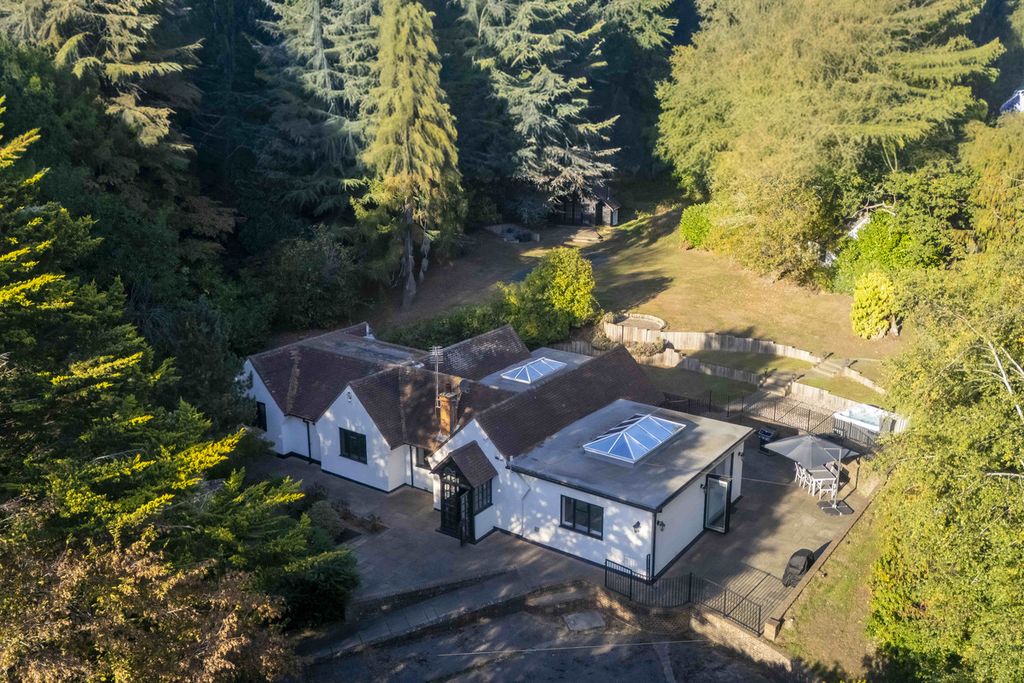 Property photo 1 of 25