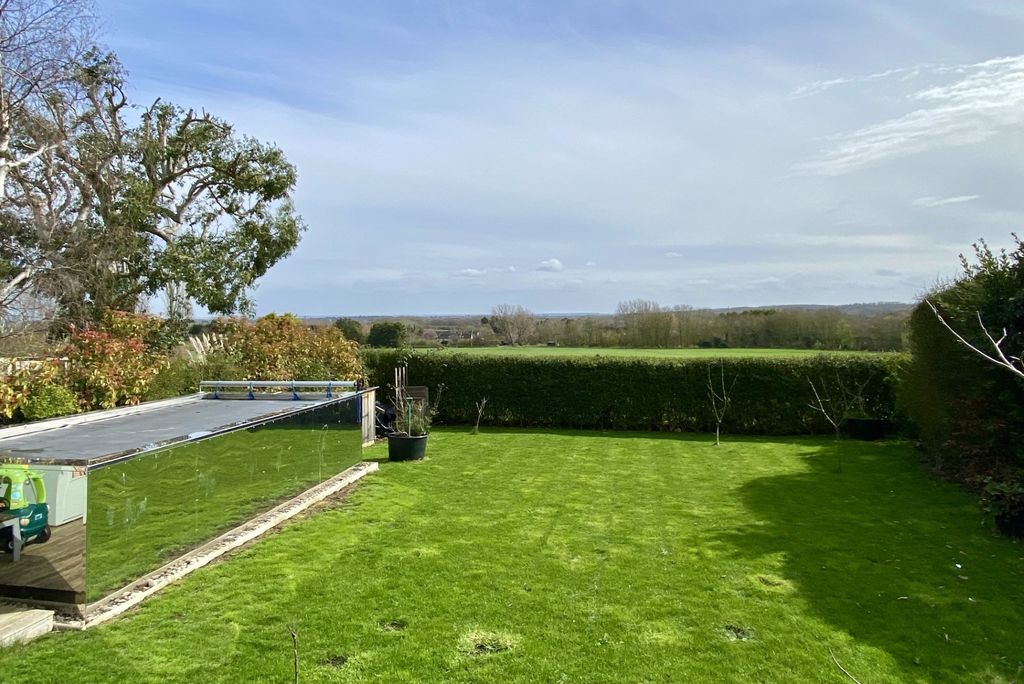 Property photo 1 of 28 Ef1093E6-60Ac-451d-992B-30d5Bbad87De