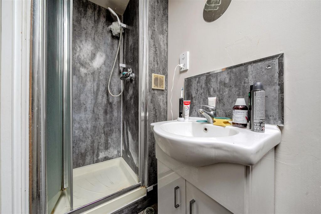 Property photo 3 of 8 1421268-5-69A07735c328d.Jpg