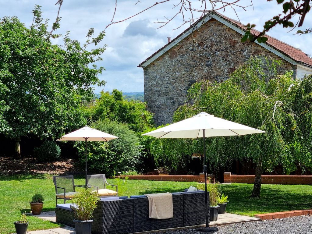 Property photo 2 of 38 Uffculme - Seddons