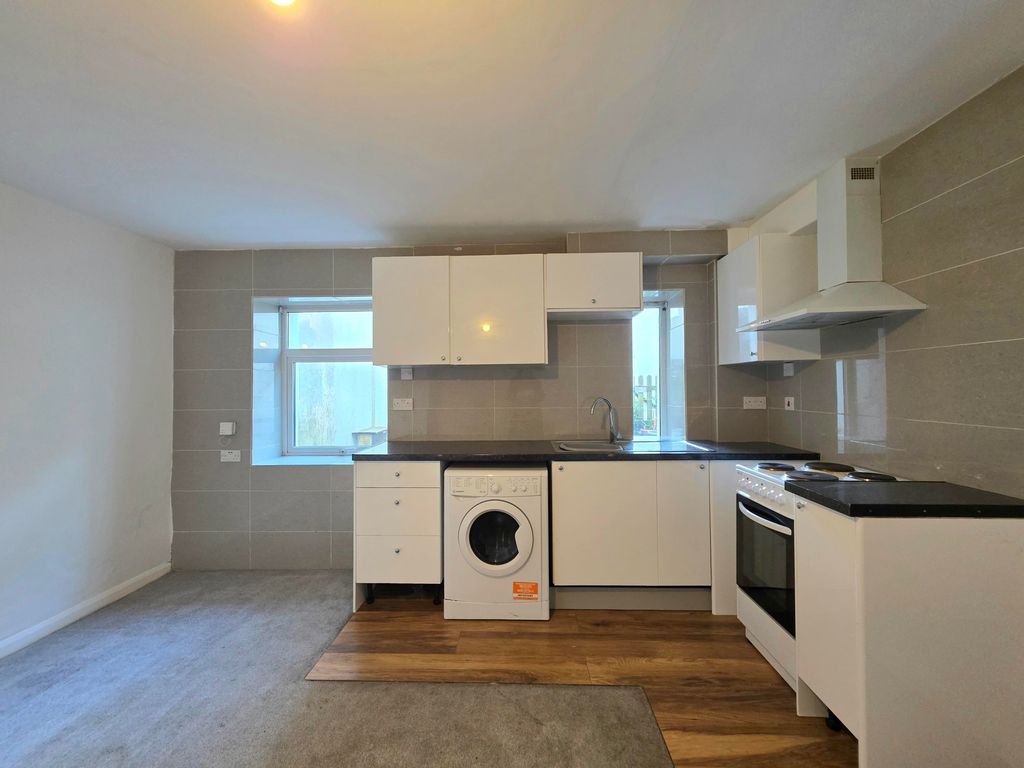 Property photo 1 of 7 Image