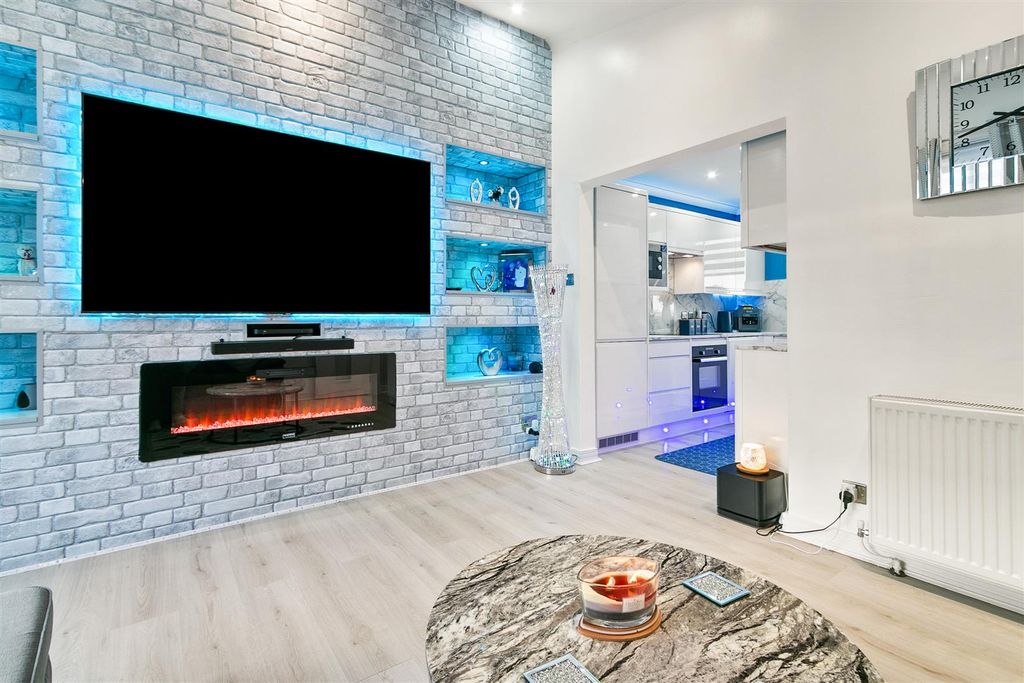 Property photo 3 of 22 Durban-7.Jpg