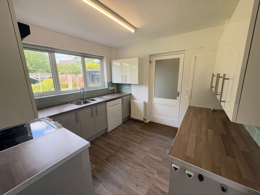 Property photo 2 of 17 Image