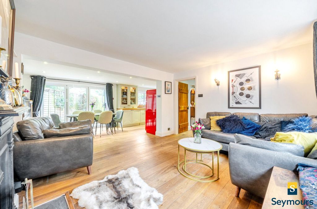 Property photo 3 of 21 Open Plan