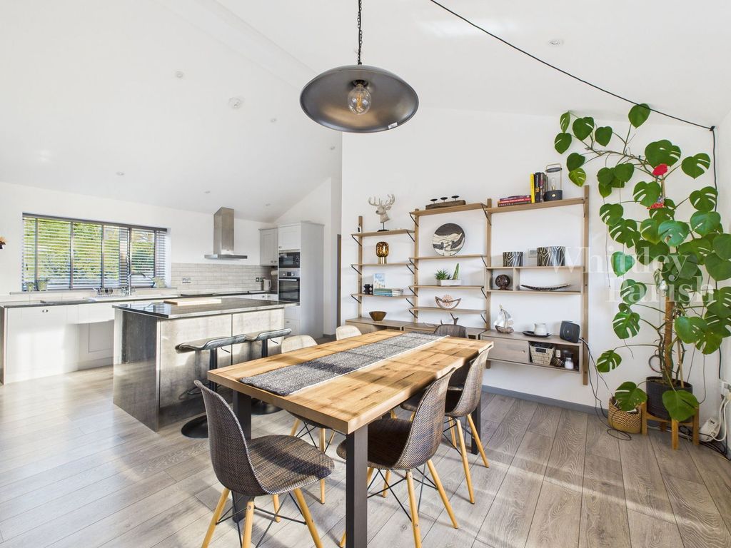 Property photo 3 of 27