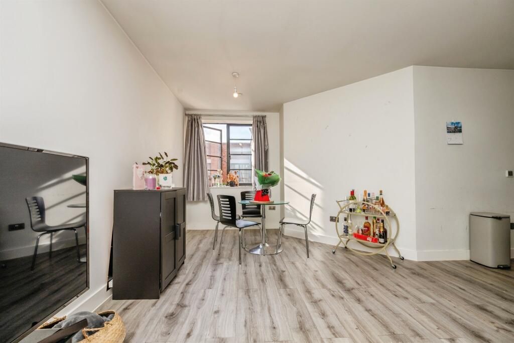 Property photo 3 of 9 View