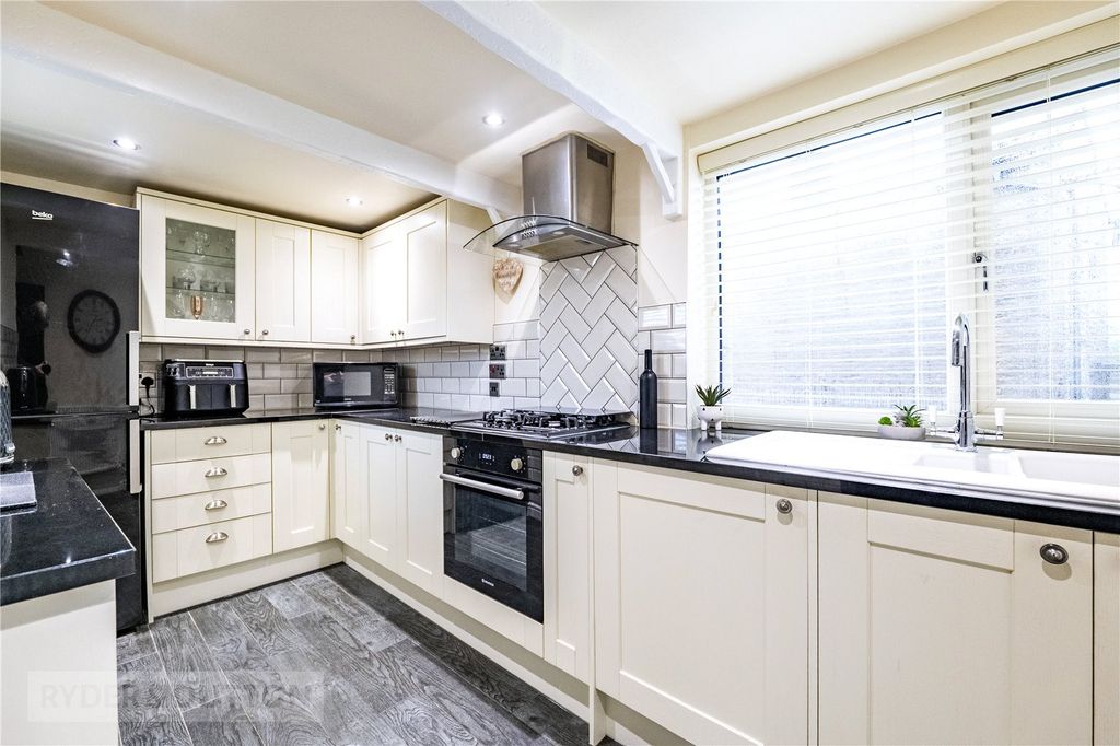 Property photo 2 of 28 Picture No. 38