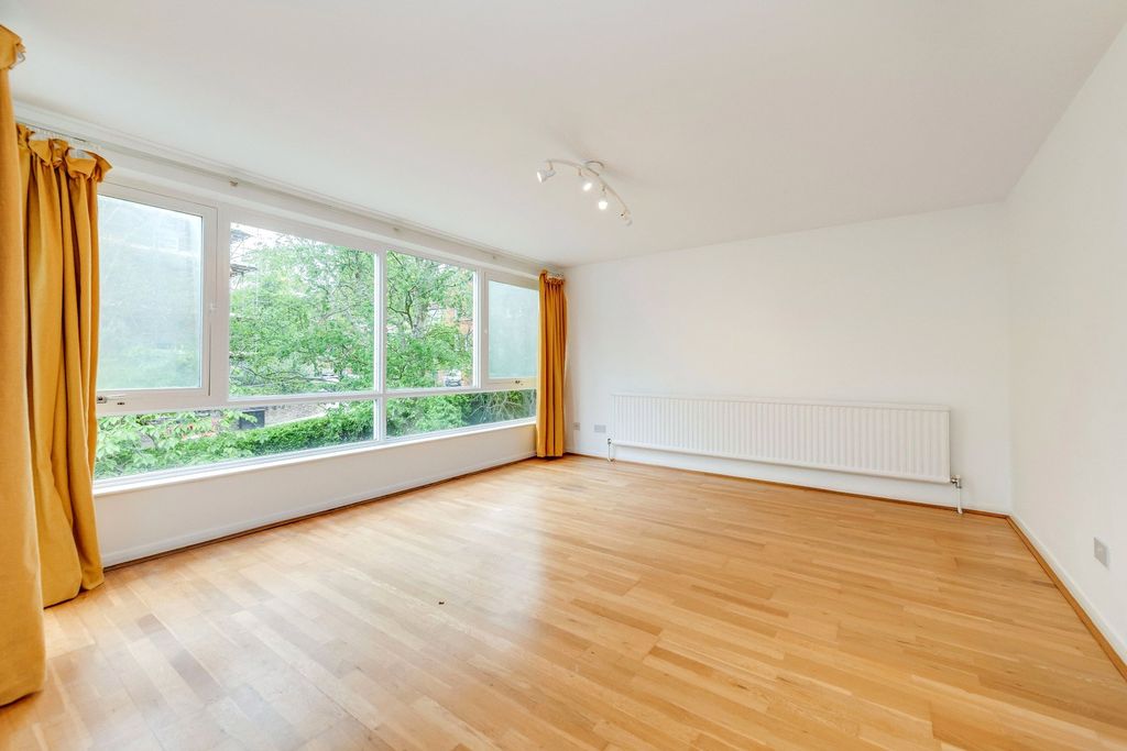 Property photo 2 of 8 Picture No. 01