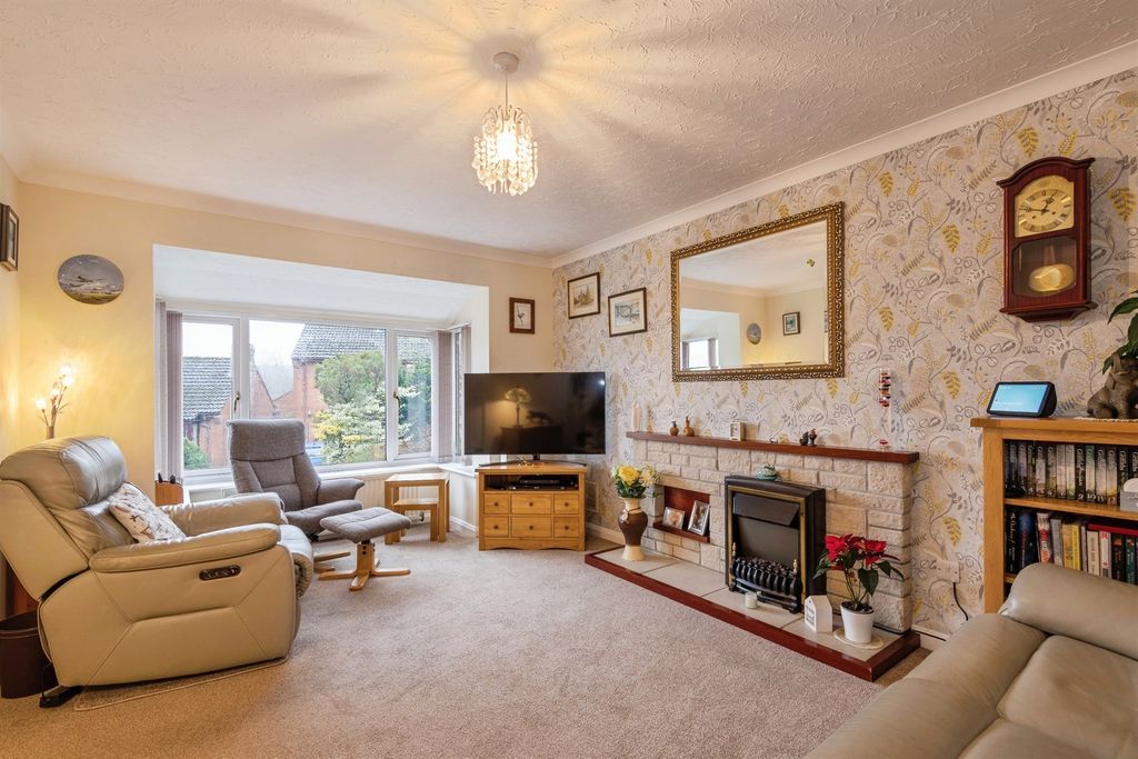 Property photo 2 of 18