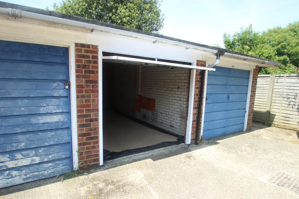 Property photo 2 of 3