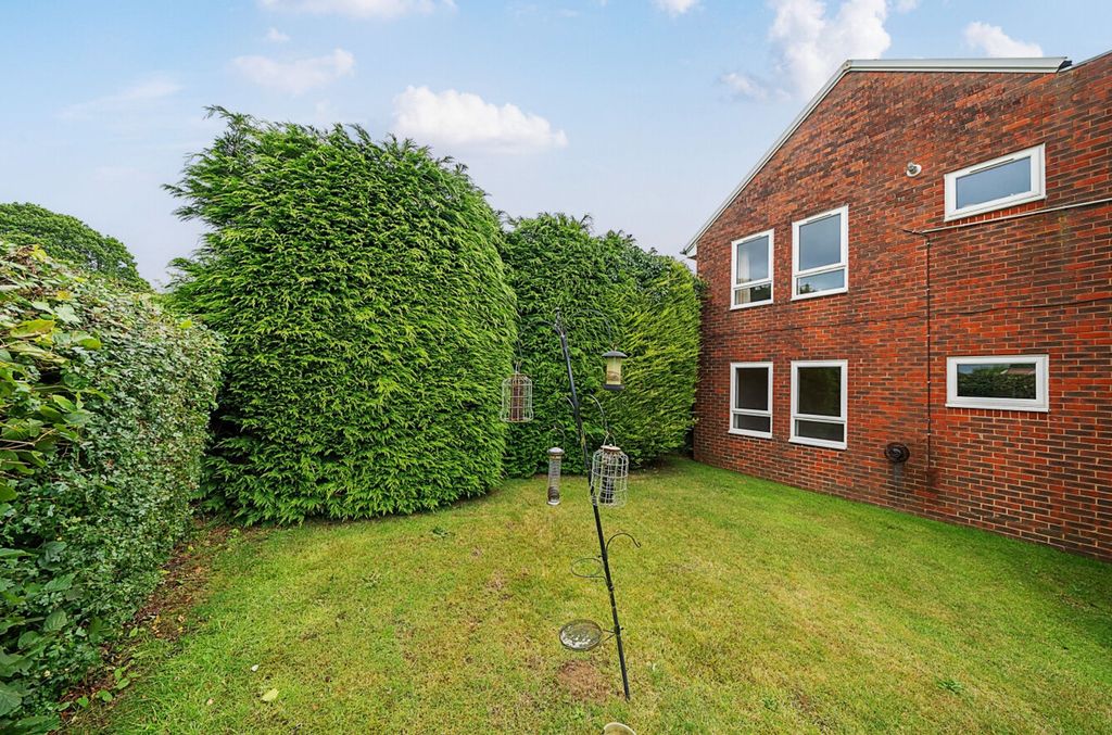 Additional image 12 of 1 bed flat for saleMoggs Mead, Petersfield GU31