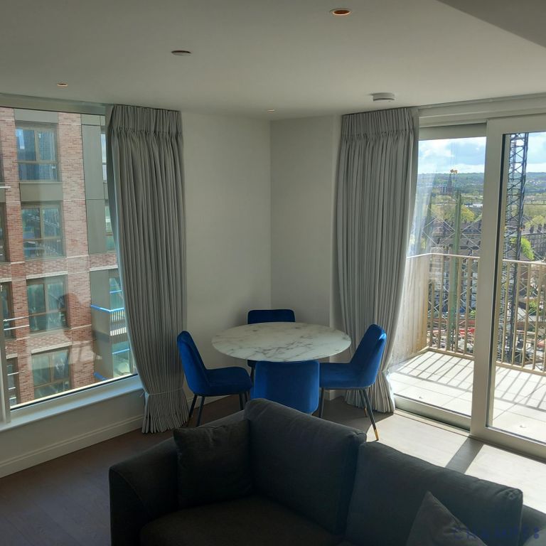 Property photo 1 of 10 Two Bedroon Flat To Rent At Se11
