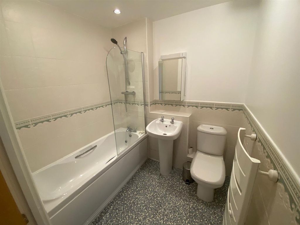 Property photo 3 of 12 Bathroom.Jpg