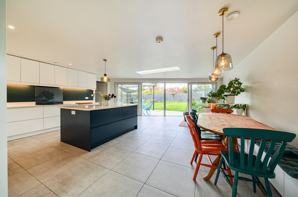 Property photo 2 of 22 1441060-18-69Dfb0...