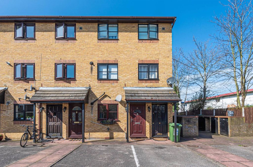 Property photo 2 of 12