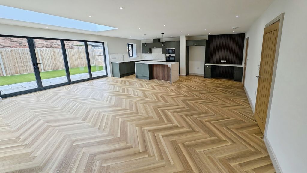 Property photo 2 of 12 Pbox-Img.Jpg