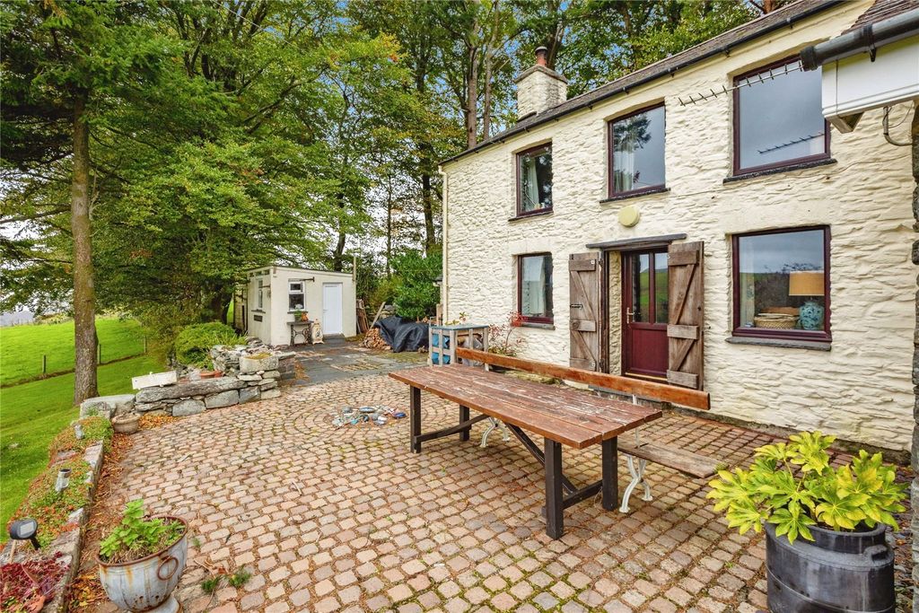 Property photo 2 of 51 Picture No. 25