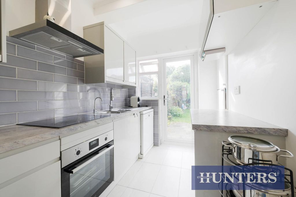 Property photo 2 of 17 Amberwood Rise3.Jpg