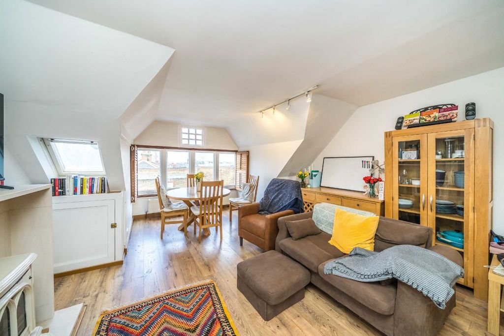 Property photo 2 of 7