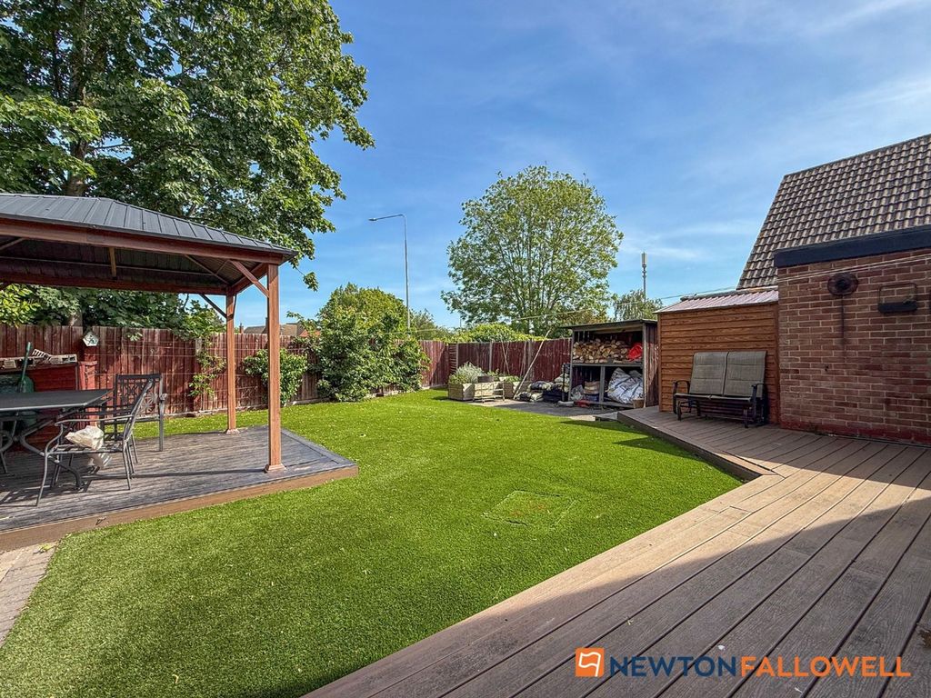 Property photo 3 of 19 Rear Garden 1