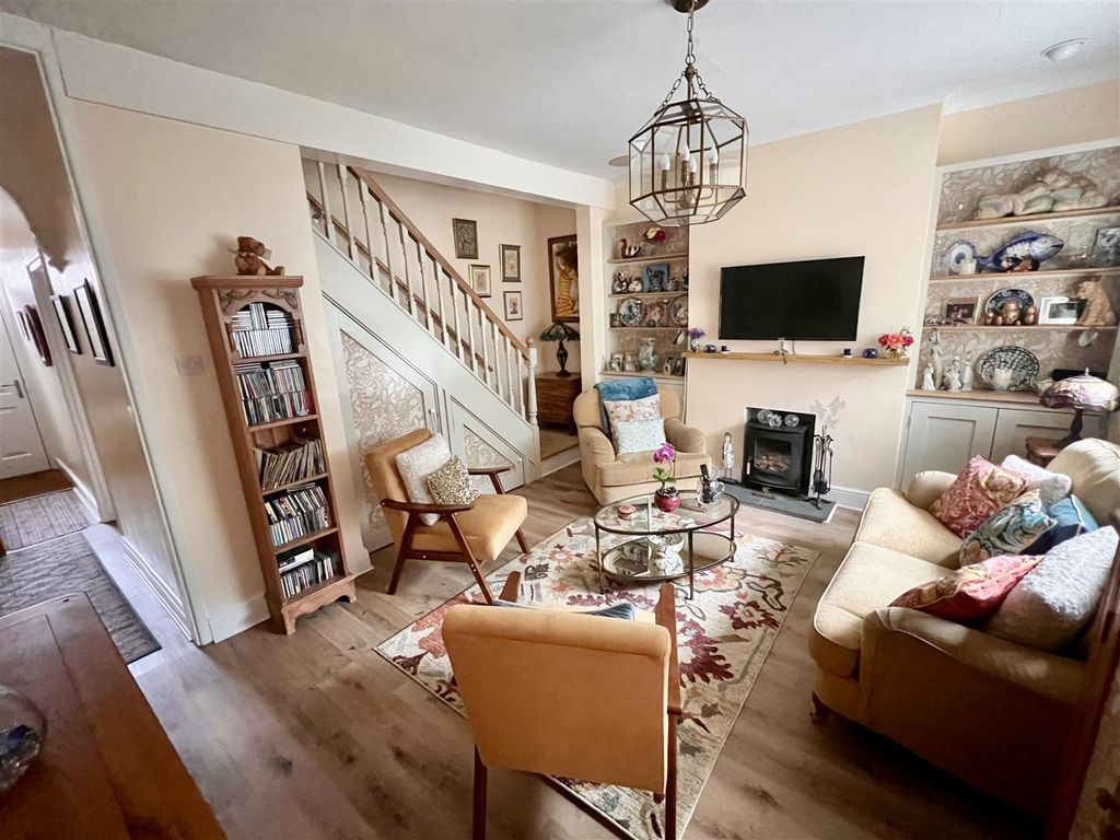 Property photo 2 of 17
