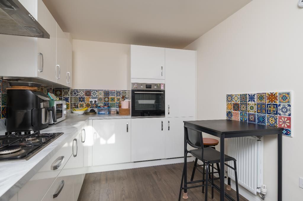 Property photo 3 of 28