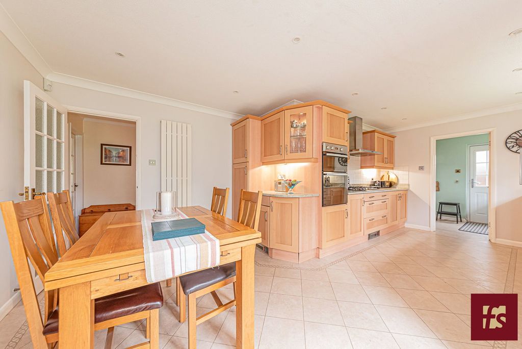 Additional image 11 of 4 bed detached house for saleThe Avenue, Crowthorne, Berkshire RG45