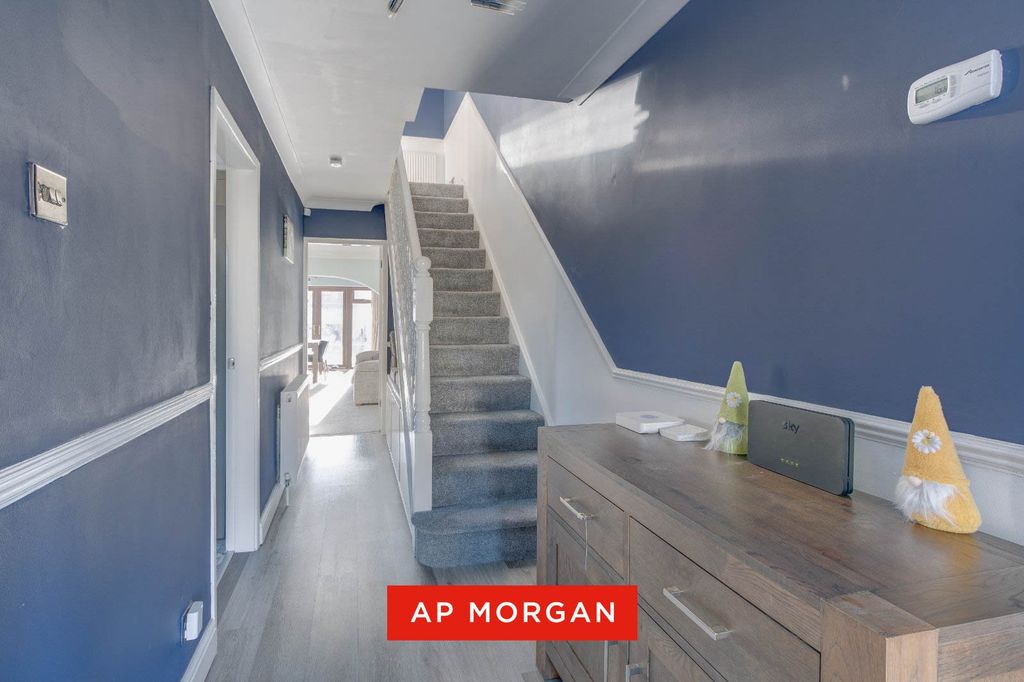 Property photo 2 of 16 Picture No. 20