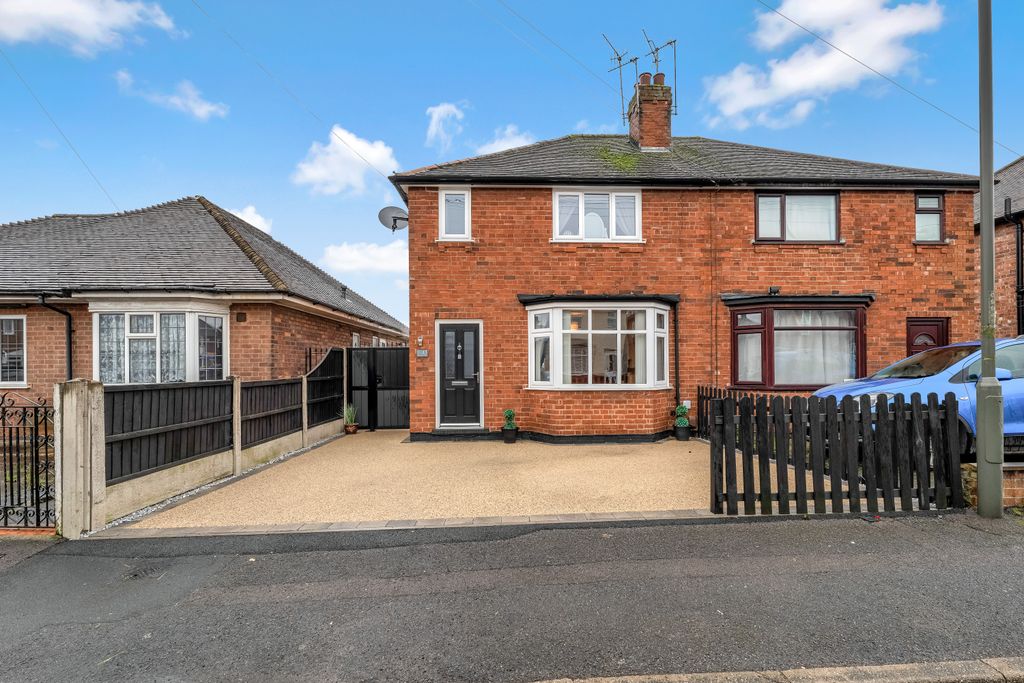 Property photo 1 of 21 P1154917