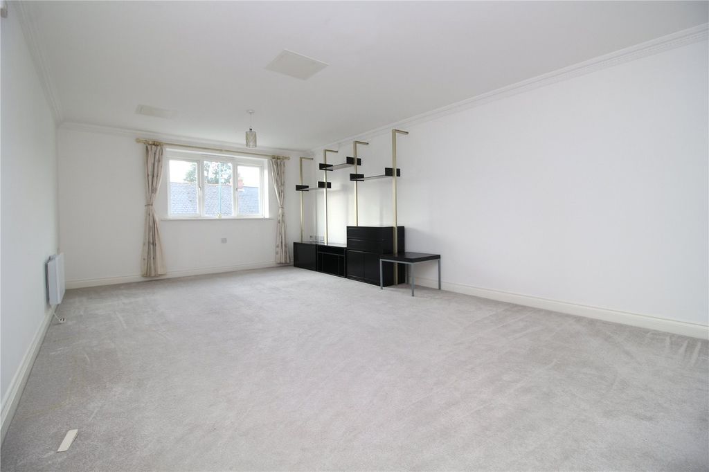 Property photo 3 of 11 Picture No. 15