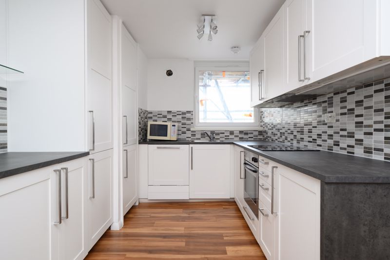 Property photo 1 of 11 Photo 10