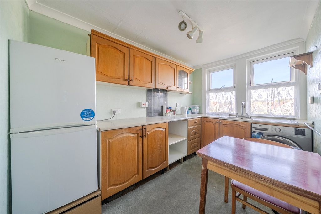 Property photo 3 of 17 Kitchen