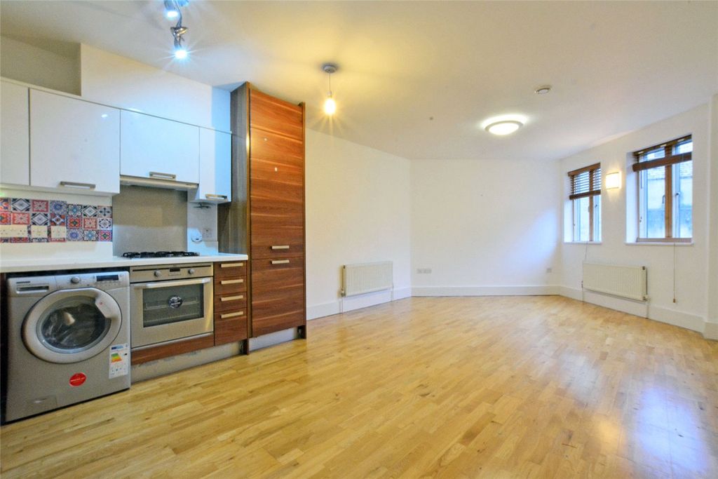 Property photo 1 of 8 Picture No. 02
