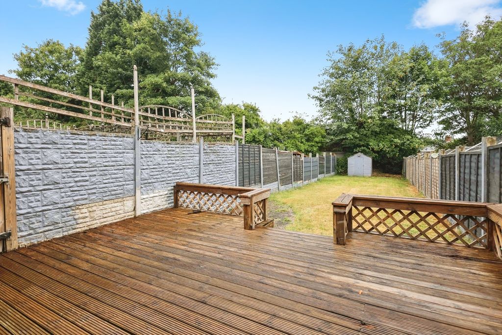 Property photo 2 of 17 Photo