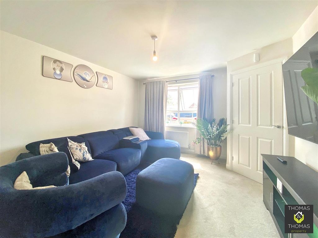 Property photo 2 of 17