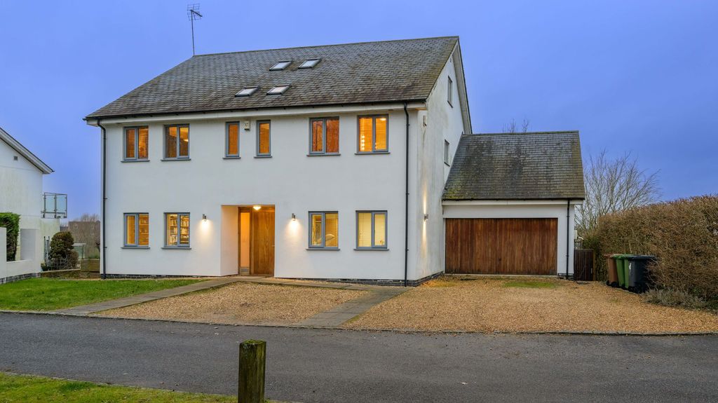 Property photo 2 of 23