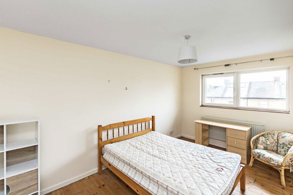 Property photo 3 of 7